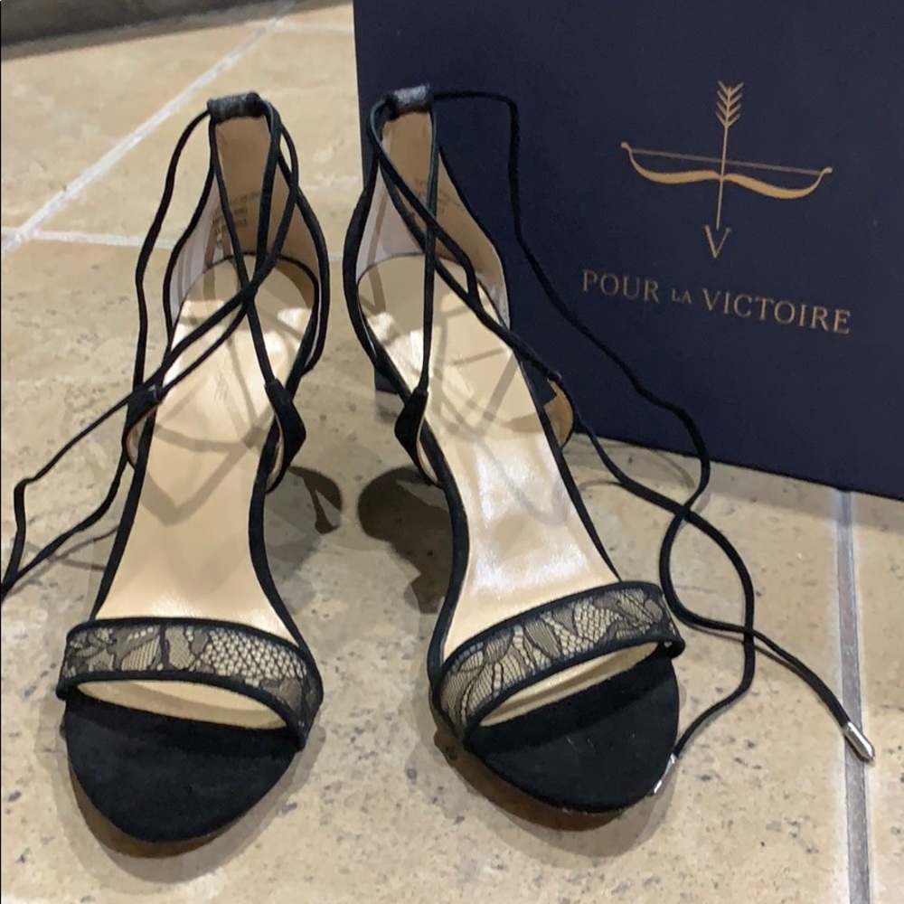 Absolutely gorgeous shoe!!!!